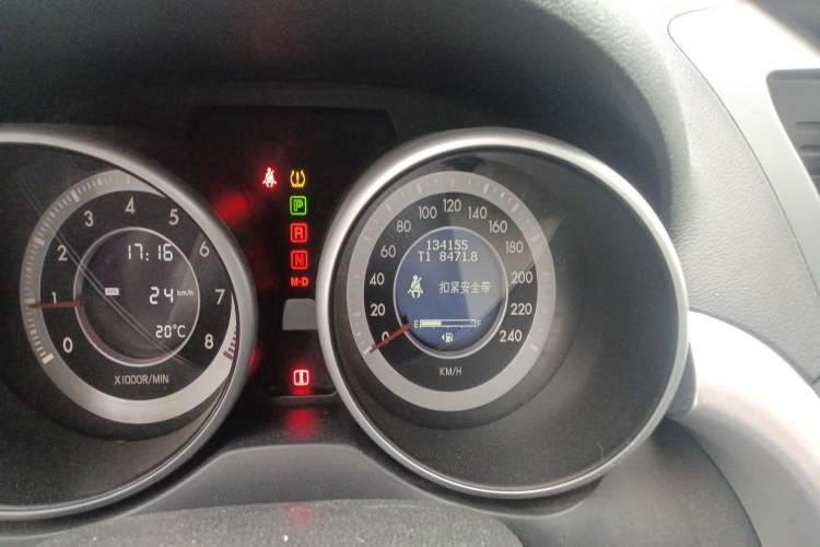 Used Bestune X80 2013 2.0L automatic luxury version Odometer Close Up