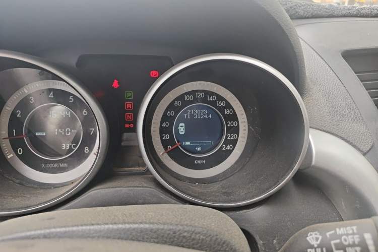 Used Bestune X80 2013 2.0L automatic comfort version Odometer Close Up