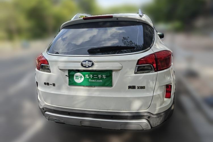 Used Bestune X80 2013 2.0L automatic comfort version Rear