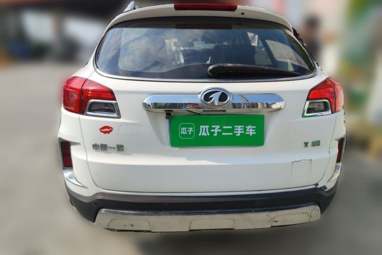 Used Bestune X80 2013 2.0L automatic comfort version Rear