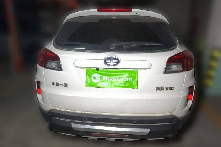 Used Bestune X80 2013 2.0L automatic luxury version Rear