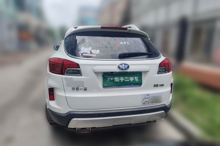 Used Bestune X80 2013 2.0L automatic luxury version Rear