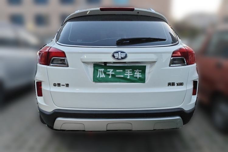 Used Bestune X80 2013 2.0L automatic comfort version Rear