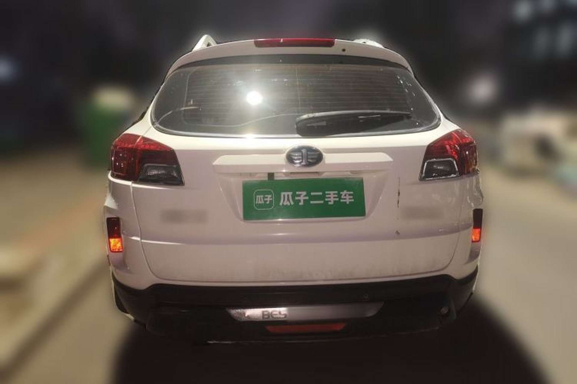 Used Bestune X80 2013 2.0L automatic luxury version Rear