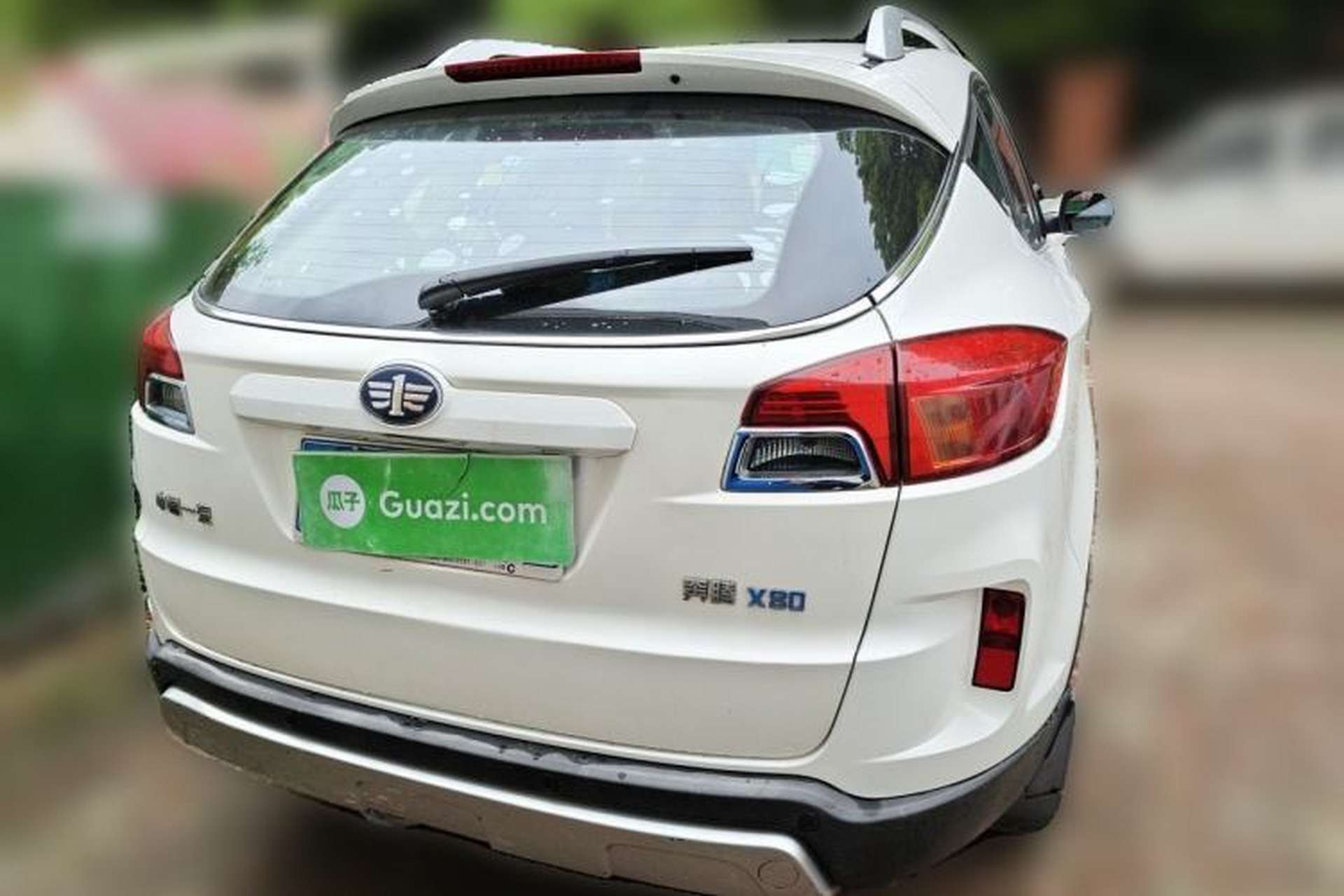 Used Bestune X80 2013 2.0L automatic luxury version Rear