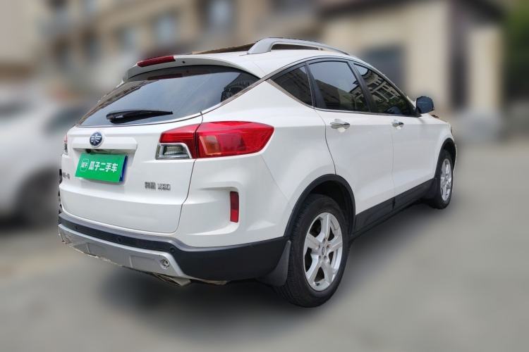 Used Bestune X80 2013 2.0L automatic comfort version Rear Right 45 Deg