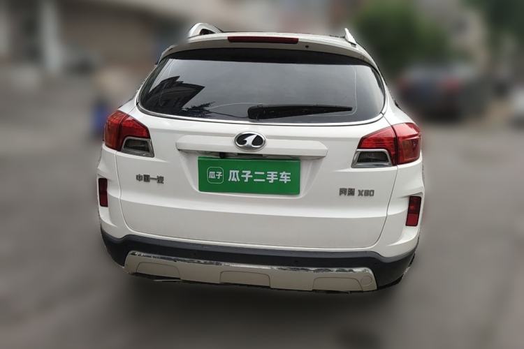 Used Bestune X80 2013 2.0L automatic luxury version Rear