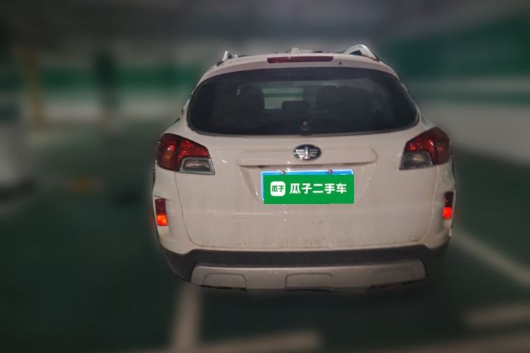 Used Bestune X80 2013 2.0L automatic luxury version Rear
