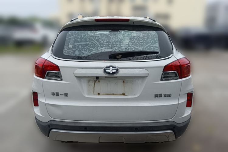 Used Bestune X80 2013 2.0L automatic luxury version Rear