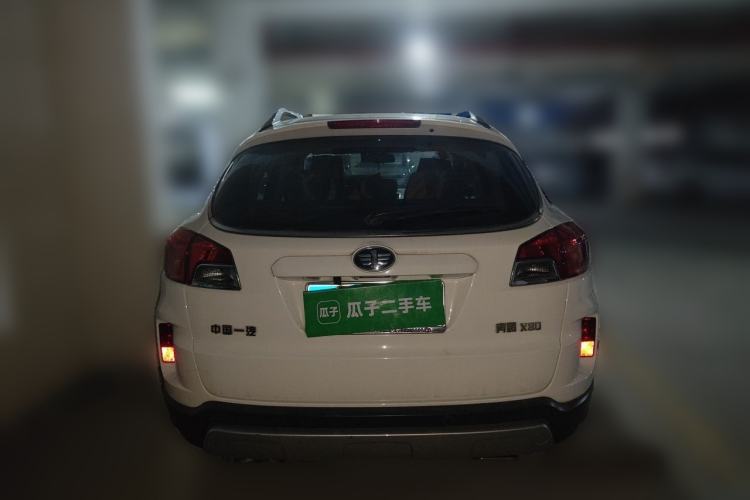 Used Bestune X80 2013 2.0L automatic comfort version Rear