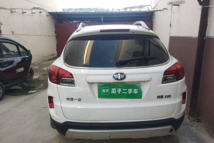 Used Bestune X80 2013 2.0L manual luxury version Rear