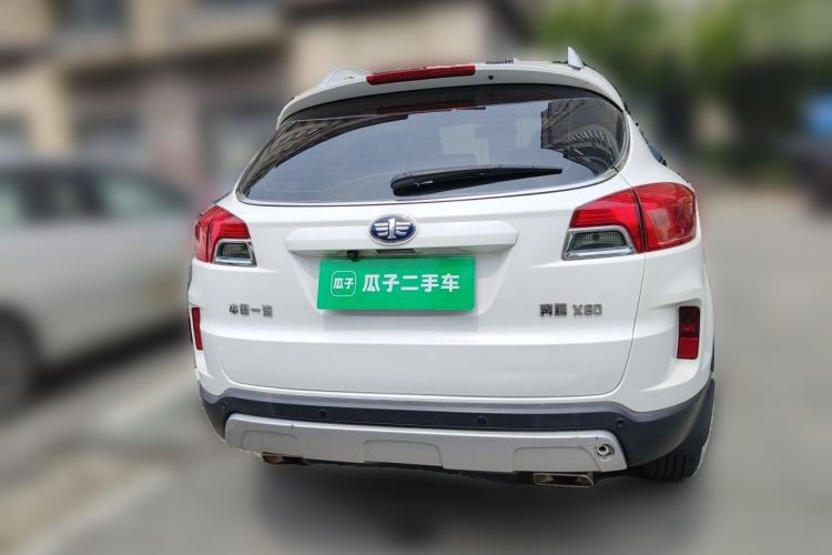 Used Bestune X80 2013 2.0L automatic comfort version Rear