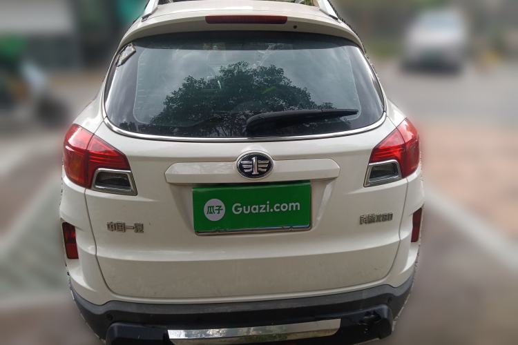 Used Bestune X80 2013 2.0L automatic luxury version Rear