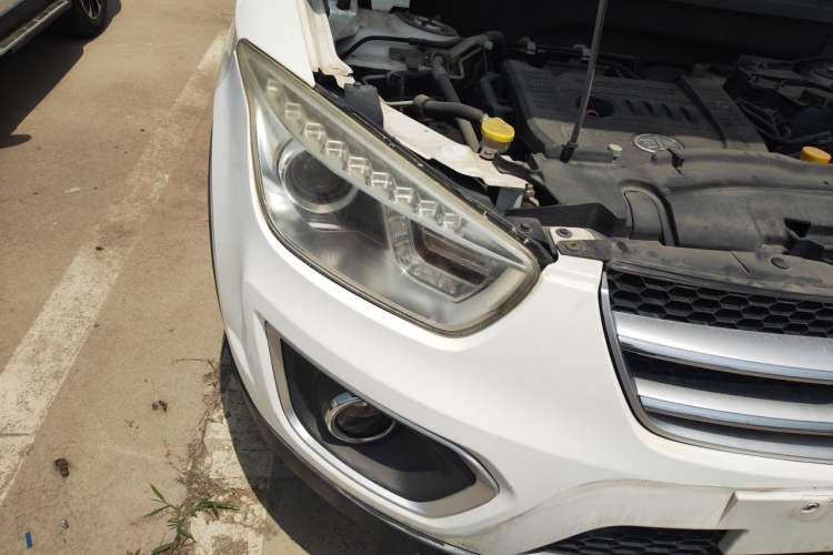 Used Bestune X80 2013 2.0L automatic comfort version Right Front Headlight