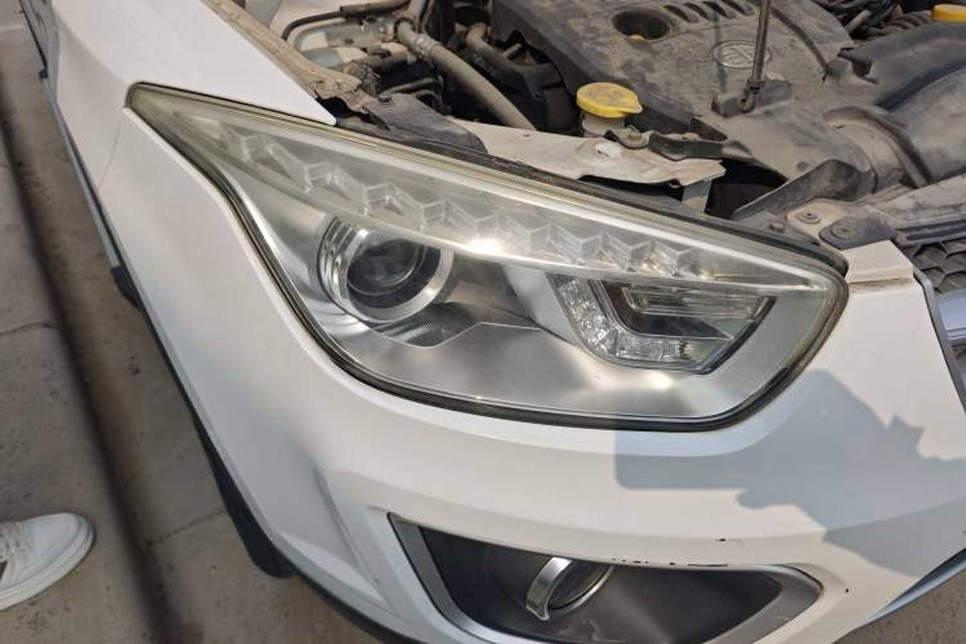 Used Bestune X80 2013 2.0L automatic comfort version Right Front Headlight