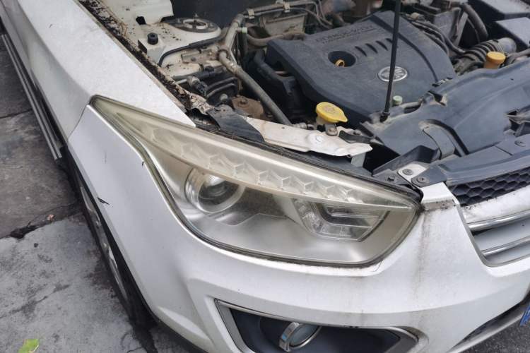 Used Bestune X80 2013 2.0L automatic comfort version Right Front Headlight
