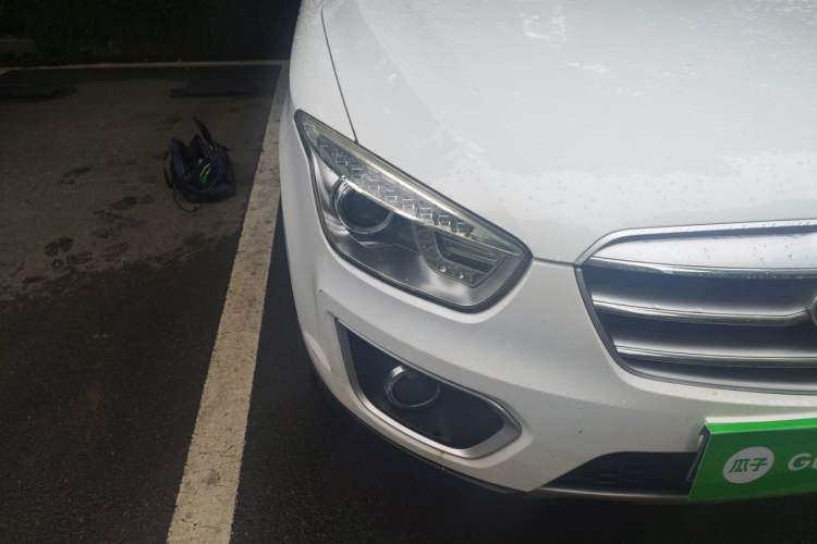 Used Bestune X80 2013 2.0L automatic comfort version Right Front Headlight