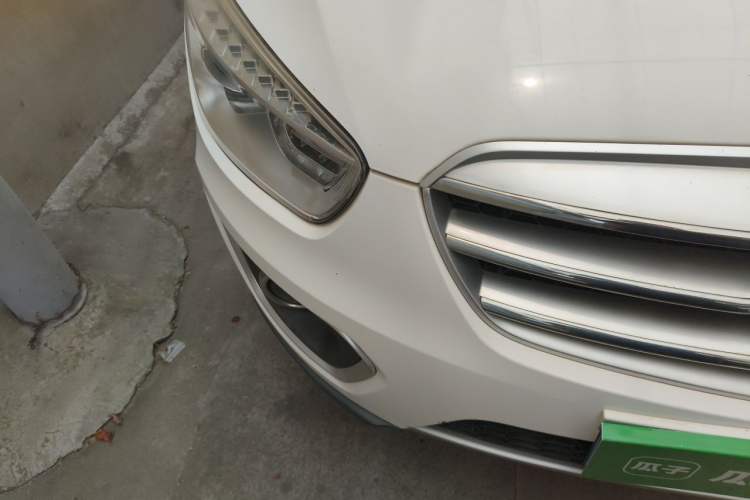 Used Bestune X80 2013 2.0L automatic comfort version Right Front Headlight