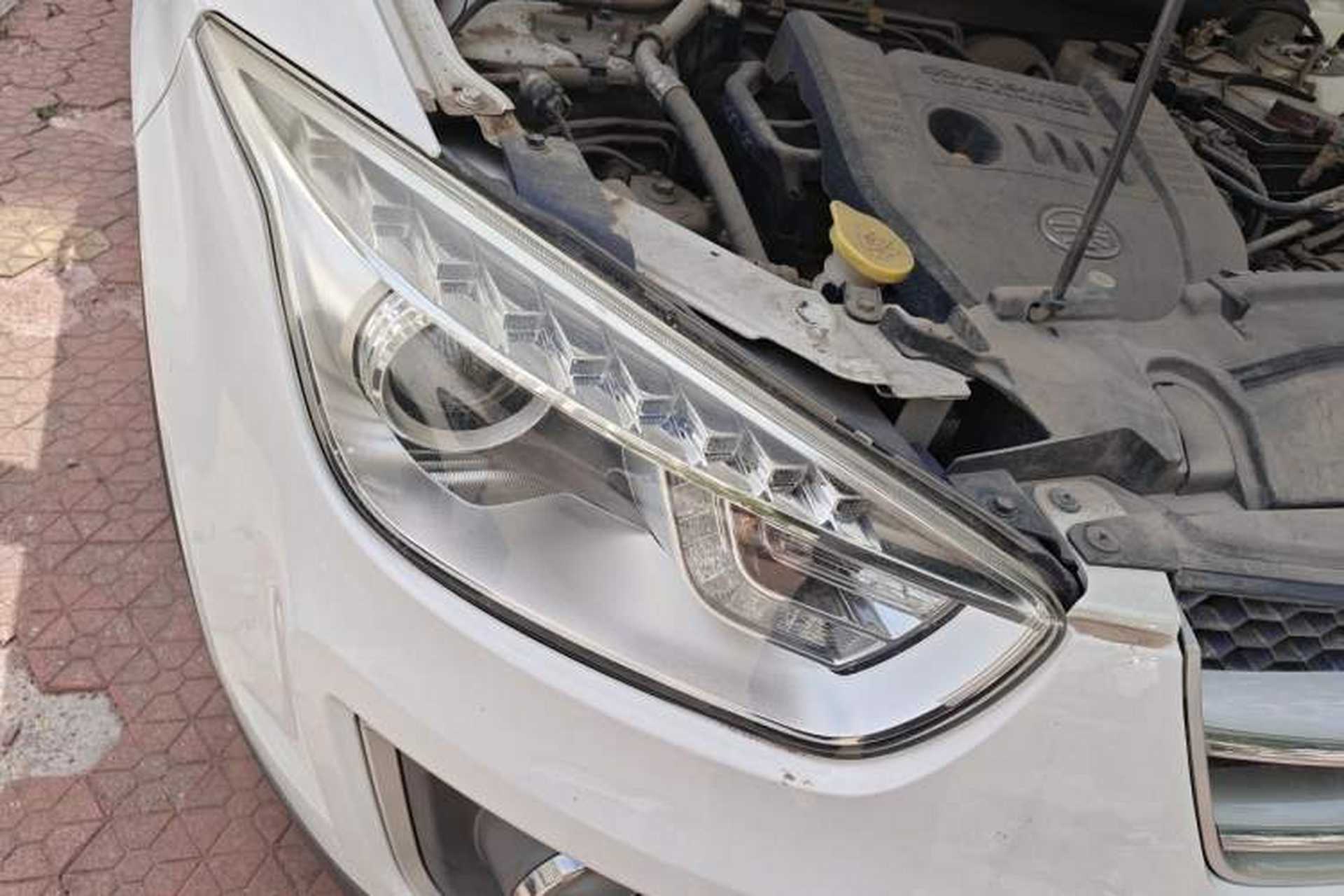 Used Bestune X80 2013 2.0L automatic luxury version Right Front Headlight