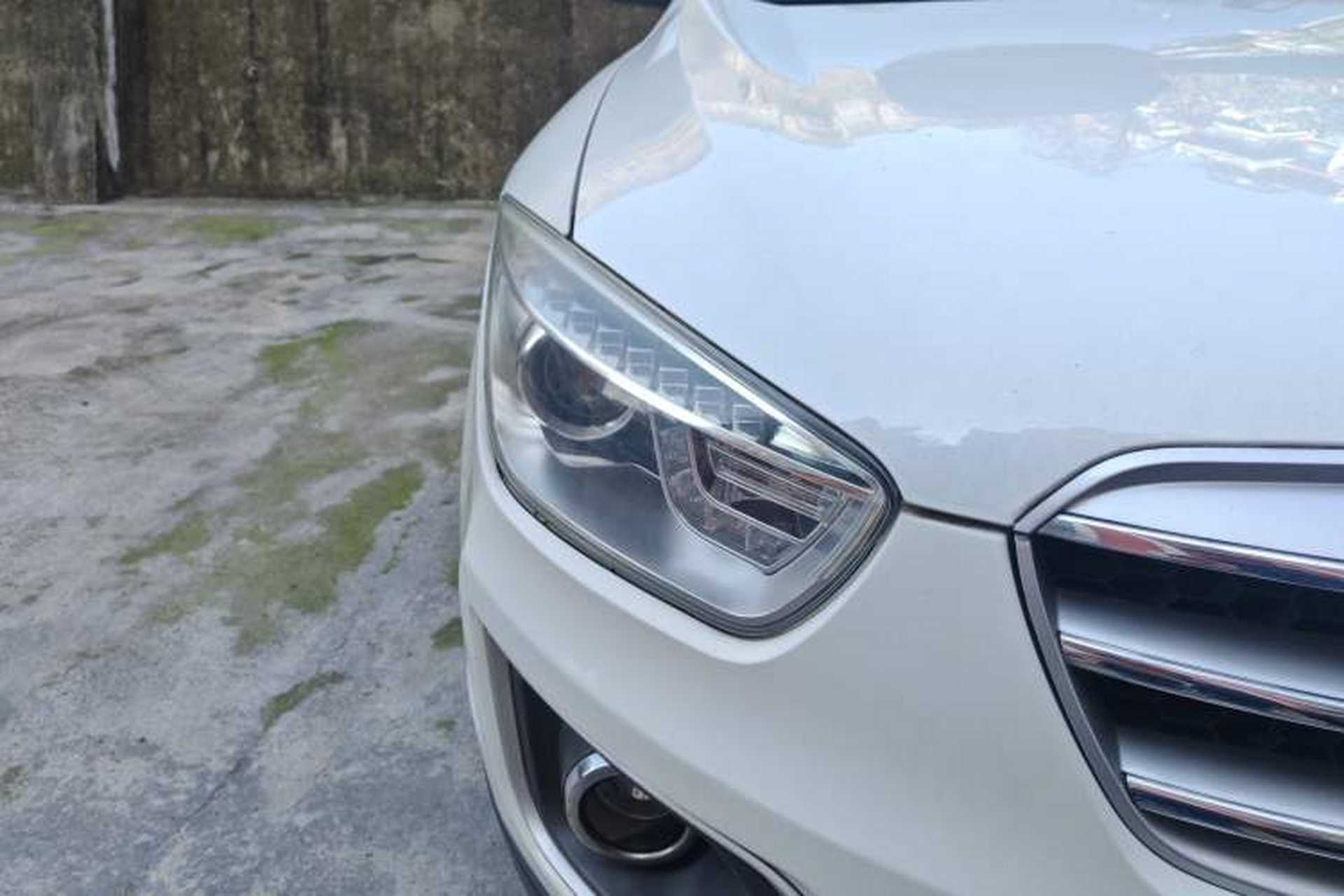 Used Bestune X80 2013 2.0L automatic luxury version Right Front Headlight