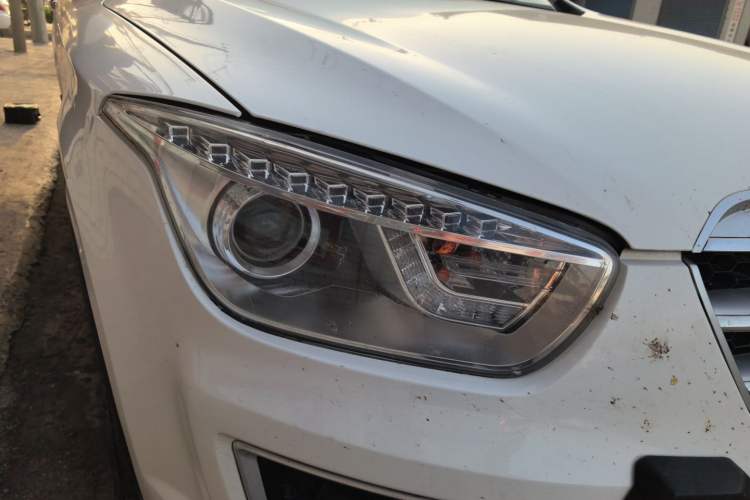 Used Bestune X80 2013 2.0L automatic comfort version Right Front Headlight