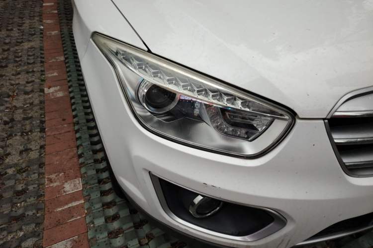 Used Bestune X80 2013 2.0L manual luxury version Right Front Headlight