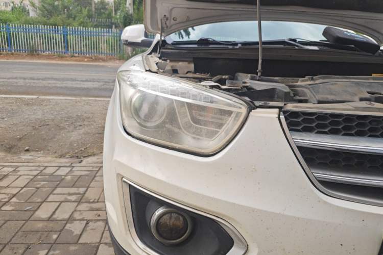 Used Bestune X80 2013 2.0L manual luxury version Right Front Headlight