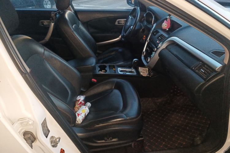 Used Bestune X80 2013 2.0L automatic luxury version Right Front Seat