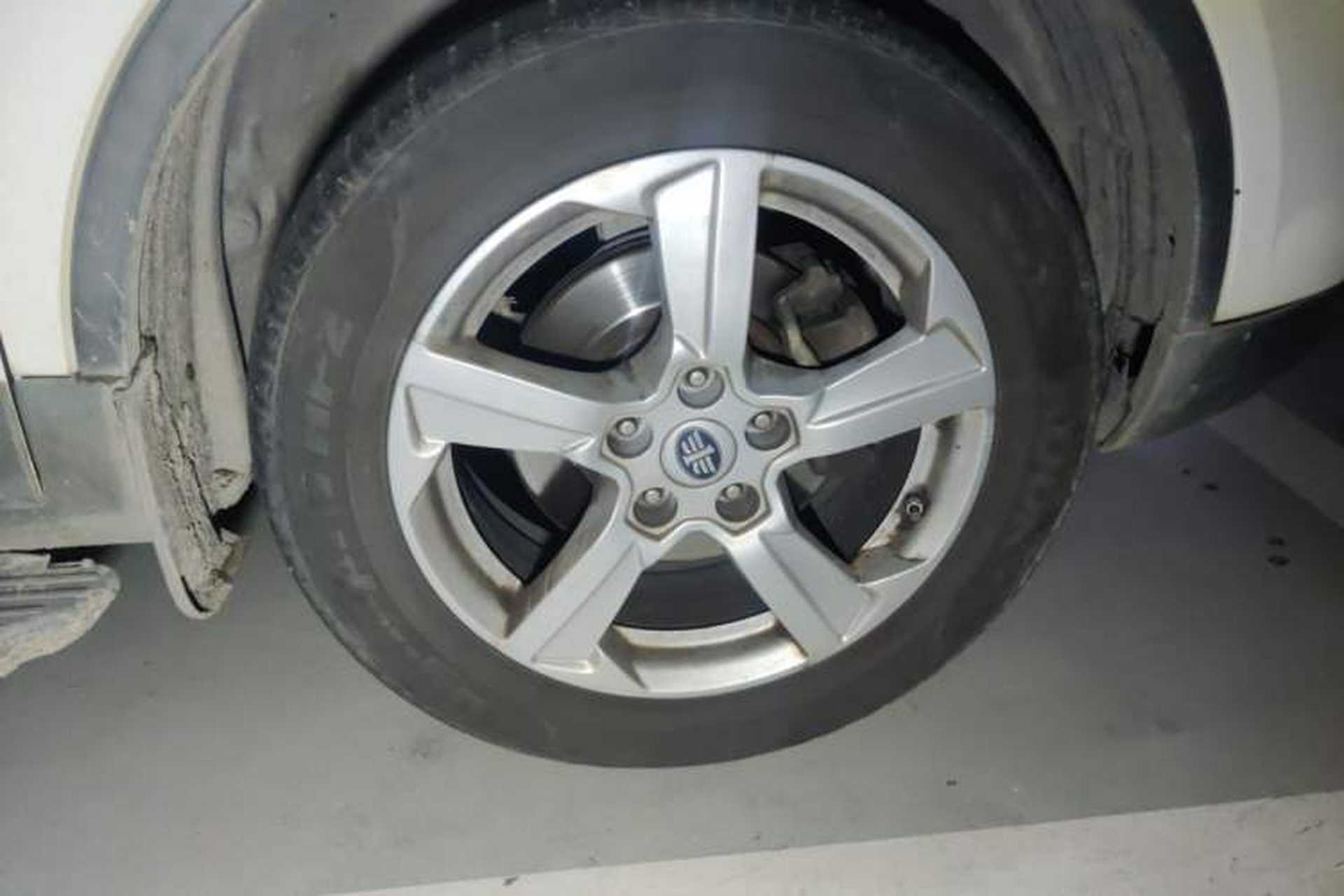 Used Bestune X80 2013 2.0L manual luxury version Right Front Wheel Hub