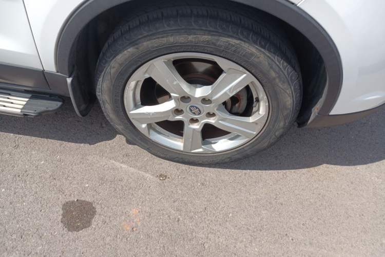 Used Bestune X80 2013 2.0L manual luxury version Right Front Wheel Hub