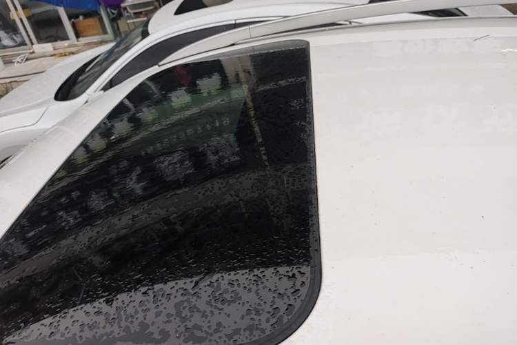 Used Bestune X80 2013 2.0L automatic comfort version Roof