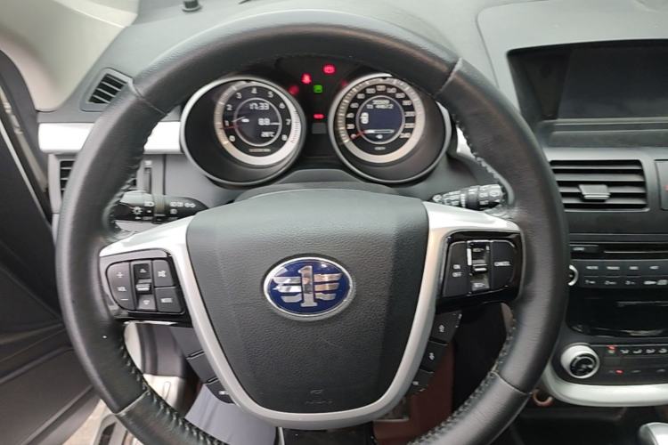 Used Bestune X80 2013 2.0L automatic comfort version Steering Wheel