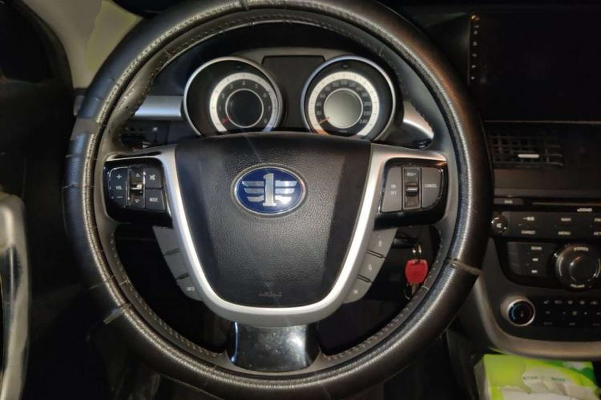 Used Bestune X80 2013 2.0L manual luxury version Steering Wheel
