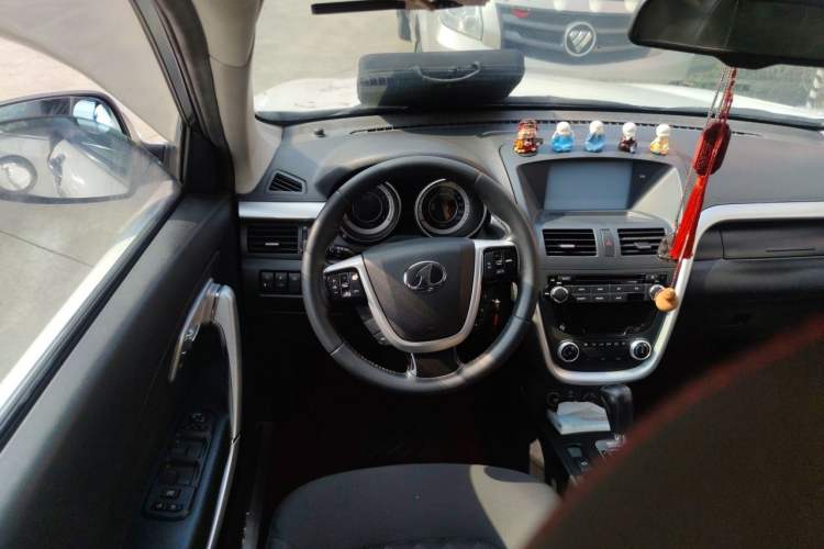 Used Bestune X80 2013 2.0L automatic comfort version Steering Wheel