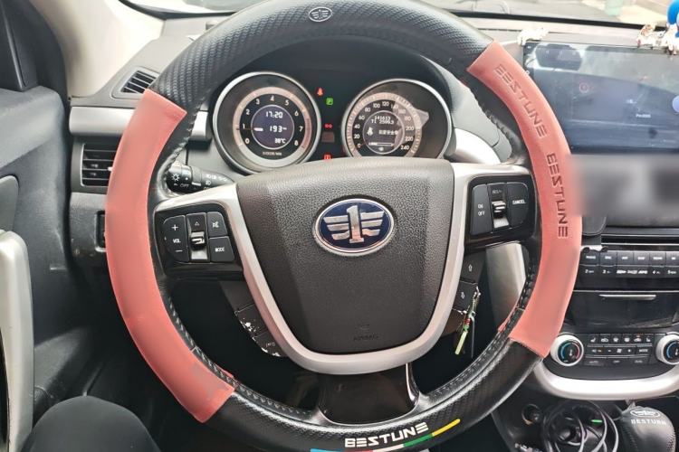 Used Bestune X80 2013 2.0L automatic luxury version Steering Wheel