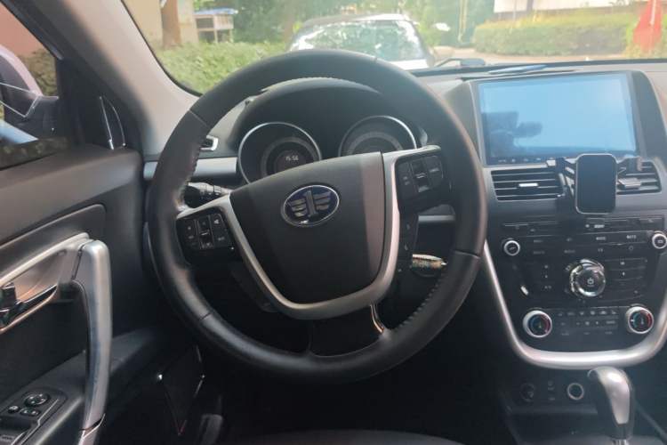Used Bestune X80 2013 2.0L automatic luxury version Steering Wheel