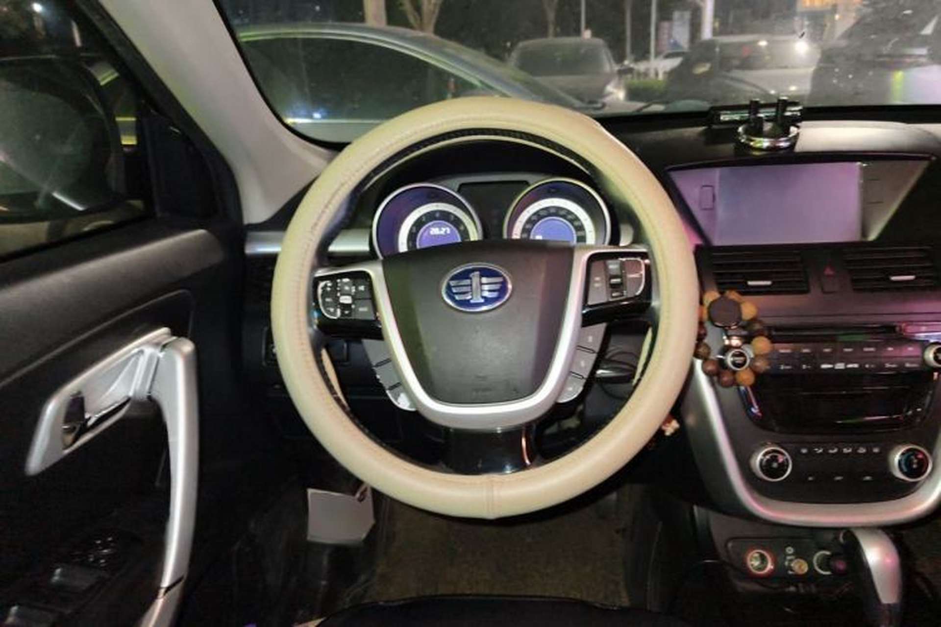 Used Bestune X80 2013 2.0L automatic comfort version Steering Wheel