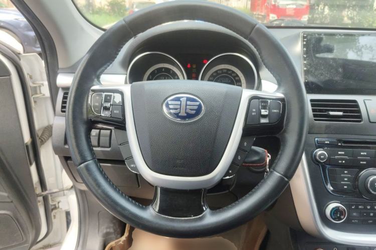 Used Bestune X80 2013 2.0L automatic luxury version Steering Wheel