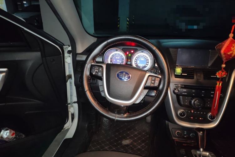 Used Bestune X80 2013 2.0L automatic comfort version Steering Wheel