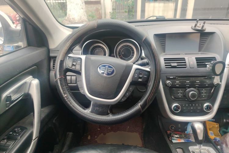 Used Bestune X80 2013 2.0L automatic luxury version Steering Wheel