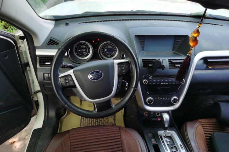 Used Bestune X80 2013 2.0L automatic comfort version Steering Wheel