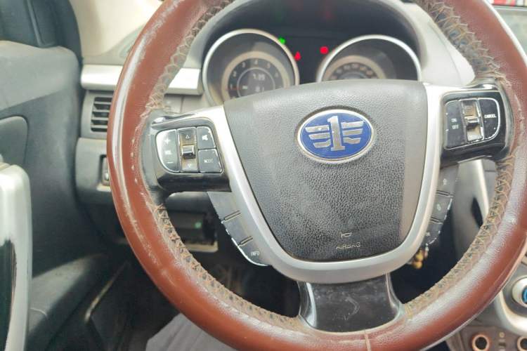 Used Bestune X80 2013 2.0L manual luxury version Steering Wheel