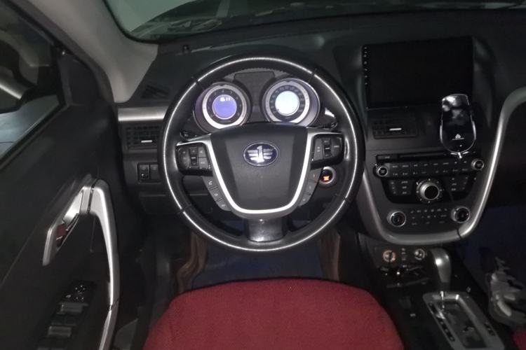 Used Bestune X80 2013 2.3L automatic flagship version Steering Wheel