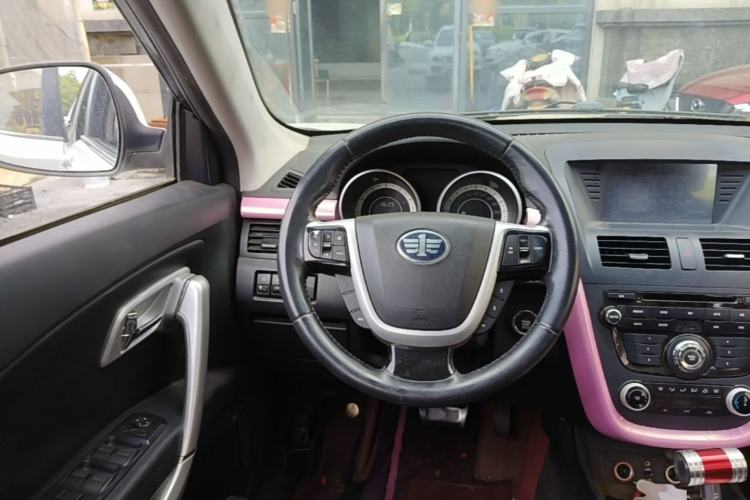 Used Bestune X80 2013 2.0L automatic comfort version Steering Wheel