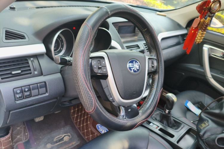 Used Bestune X80 2013 2.0L manual luxury version Steering Wheel