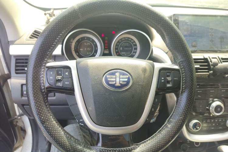Used Bestune X80 2013 2.0L automatic luxury version Steering Wheel