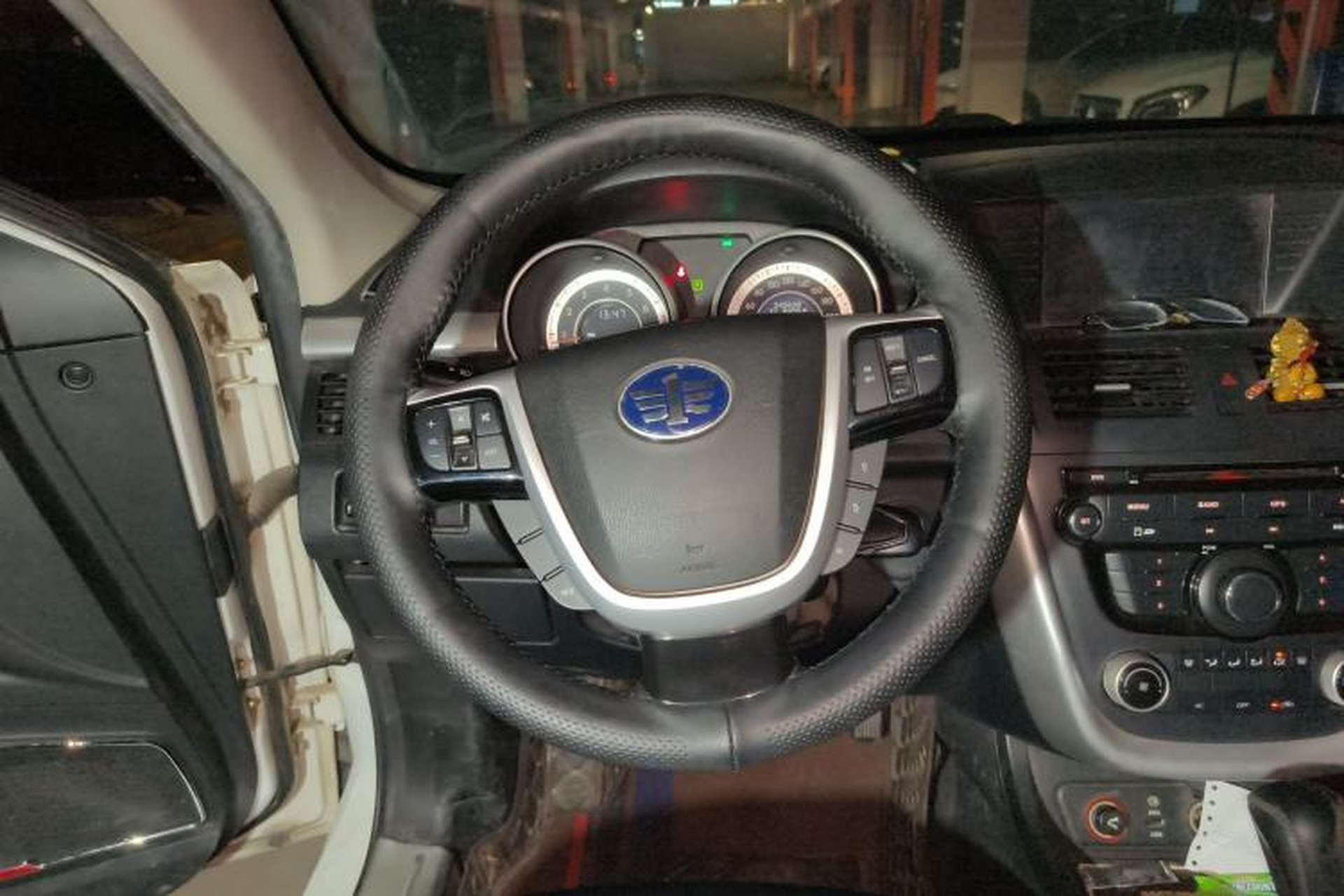 Used Bestune X80 2013 2.0L automatic comfort version Steering Wheel