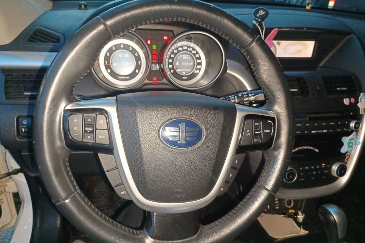 Used Bestune X80 2013 2.0L automatic luxury version Steering Wheel
