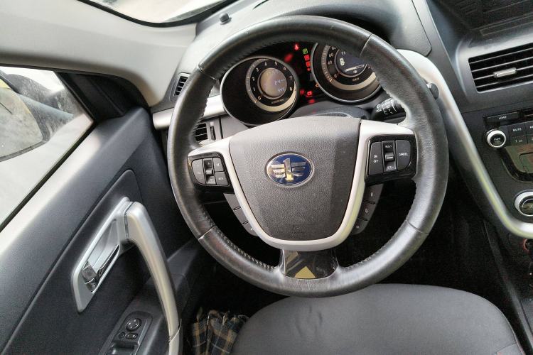 Used Bestune X80 2013 2.0L automatic comfort version Steering Wheel