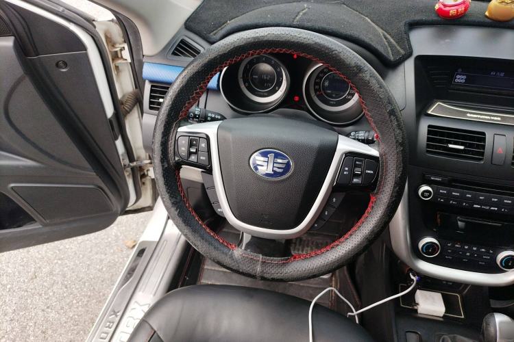 Used Bestune X80 2013 2.0L manual luxury version Steering Wheel
